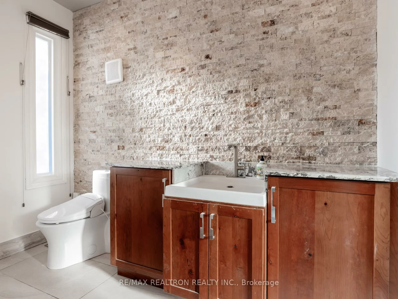 406, Weldrick, Bayview Hill, Richmond Hill