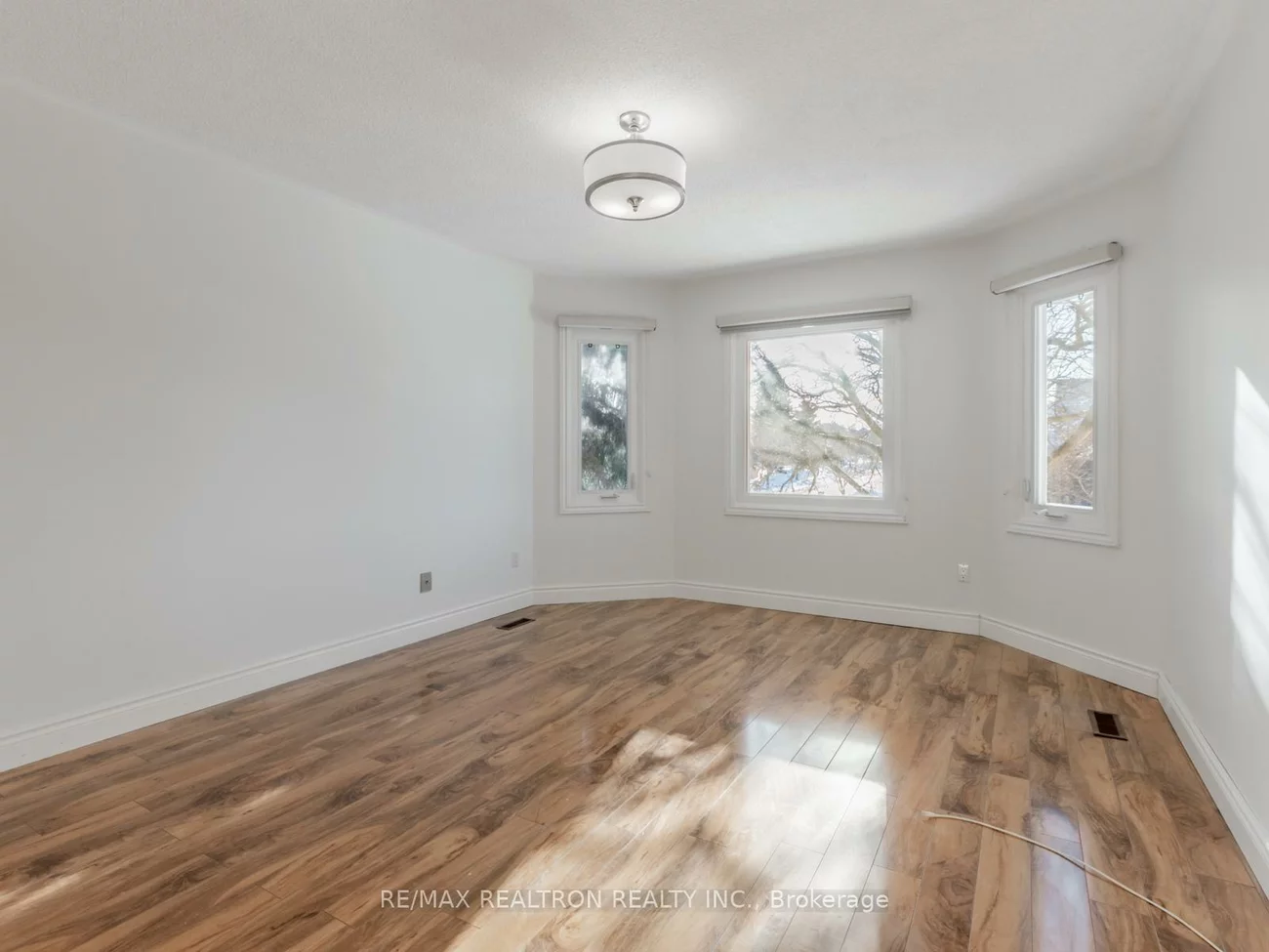 406, Weldrick, Bayview Hill, Richmond Hill