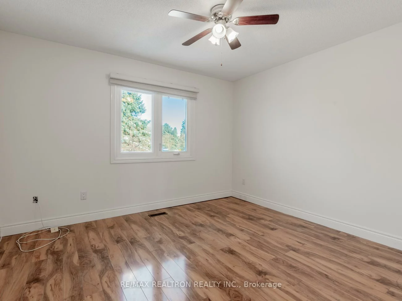 406, Weldrick, Bayview Hill, Richmond Hill