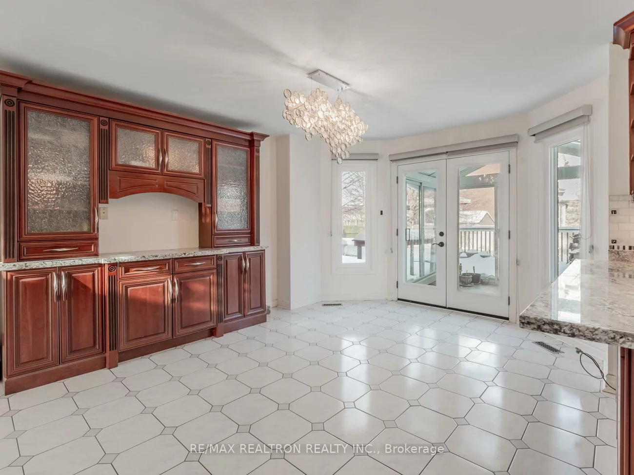 406, Weldrick, Bayview Hill, Richmond Hill