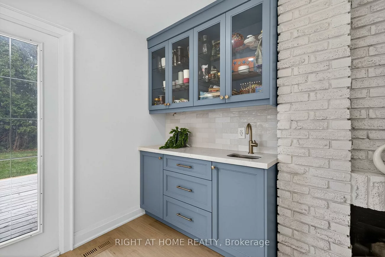 16, Mayvern, North Richvale, Richmond Hill