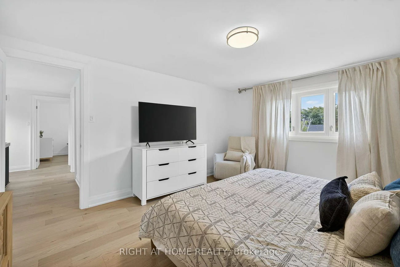 16, Mayvern, North Richvale, Richmond Hill