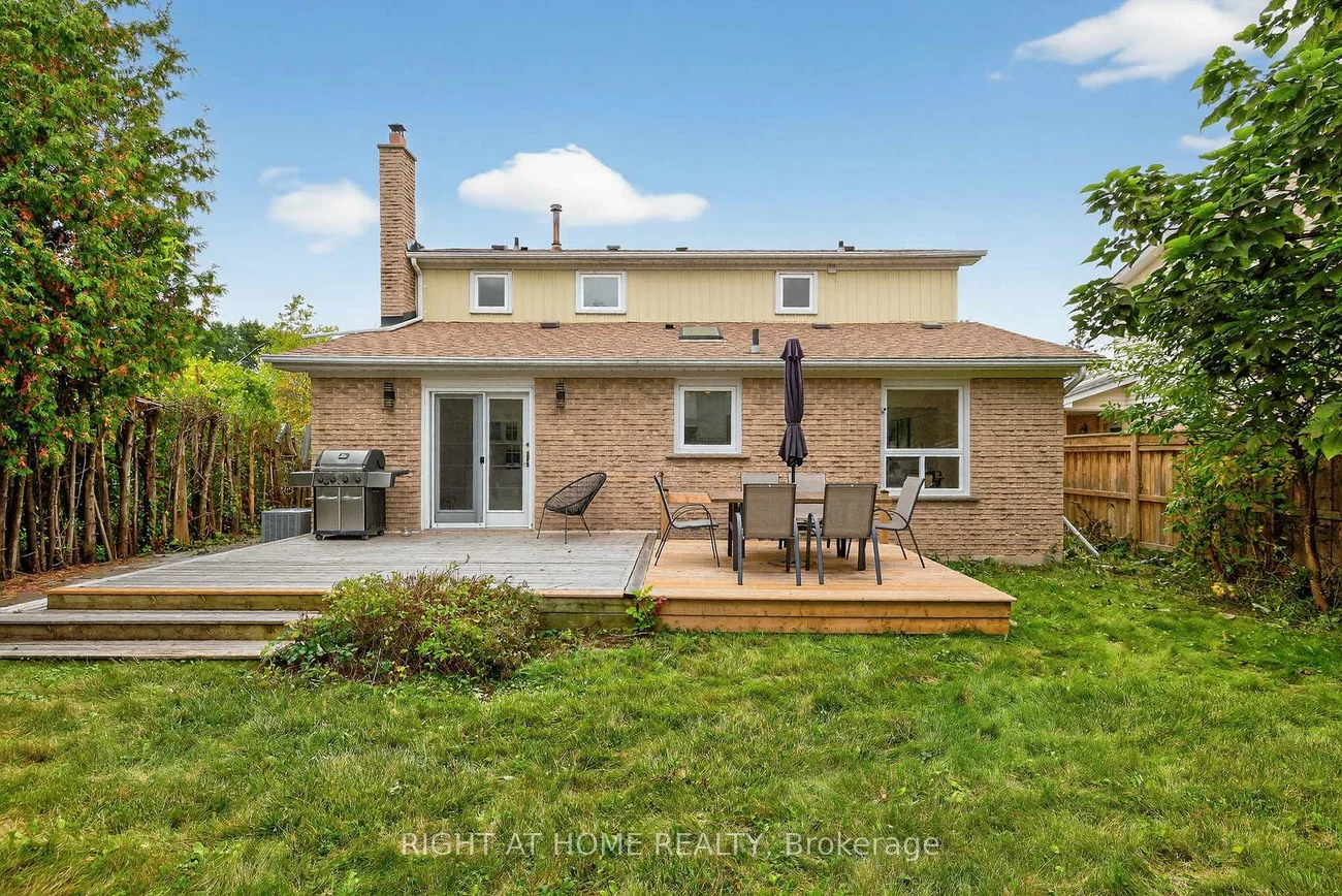 16, Mayvern, North Richvale, Richmond Hill