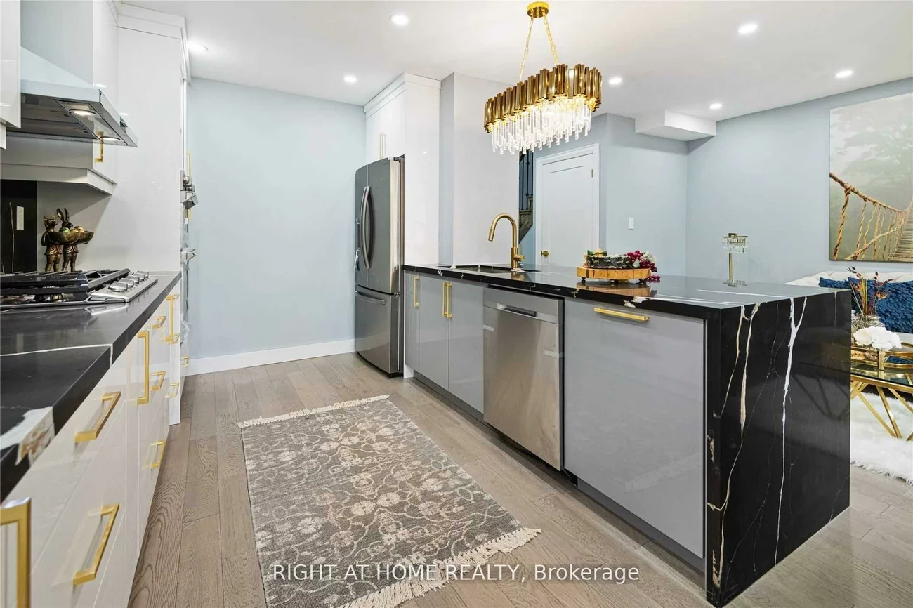 11, Michael, North Richvale, Richmond Hill