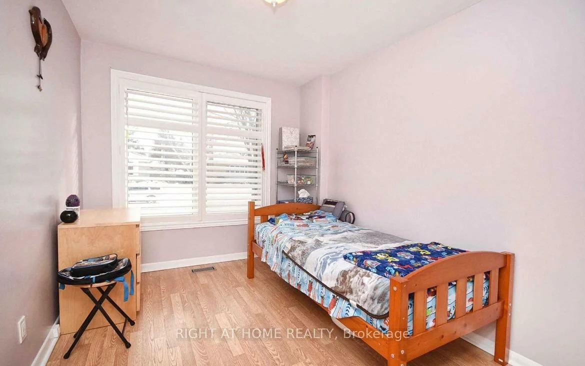 513, Lynett, Crosby, Richmond Hill