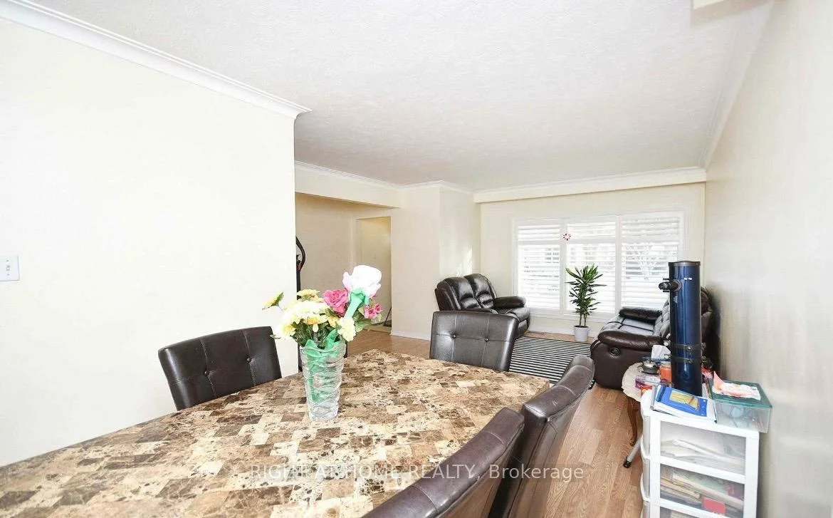 513, Lynett, Crosby, Richmond Hill