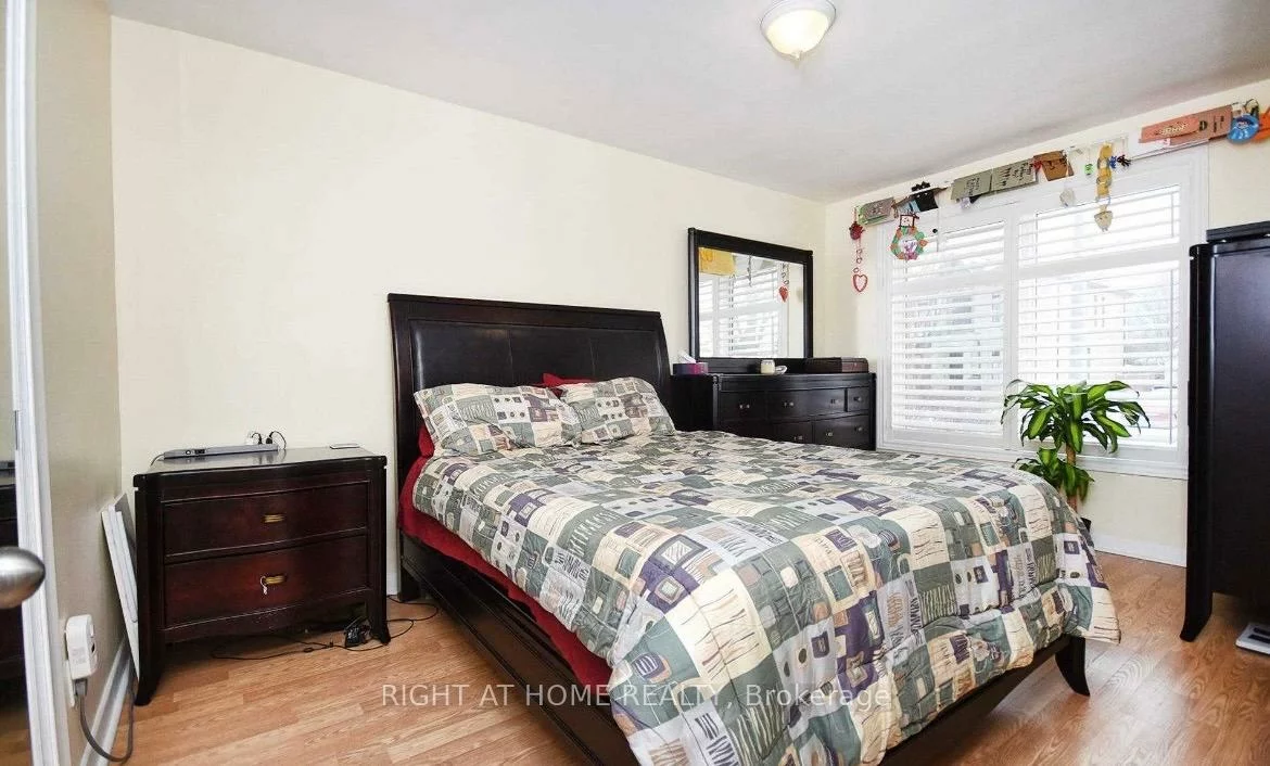 513, Lynett, Crosby, Richmond Hill