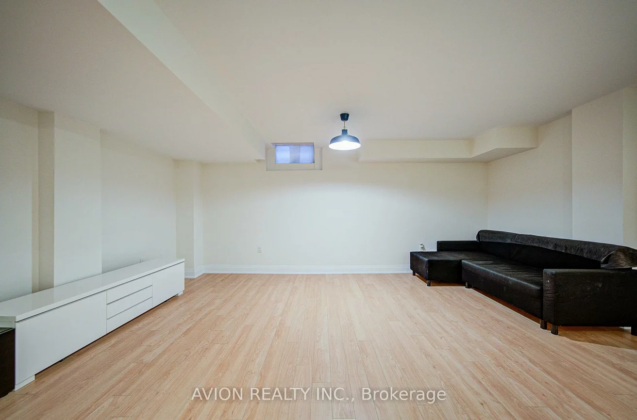 42, Causland, Devonsleigh, Richmond Hill