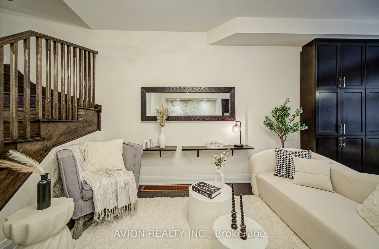 42, Causland, Devonsleigh, Richmond Hill