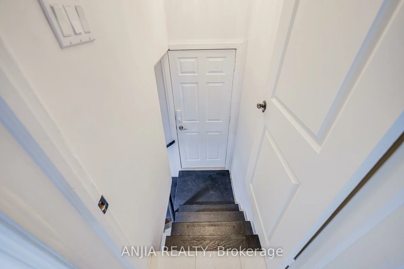 63, Rockport, Crosby, Richmond Hill