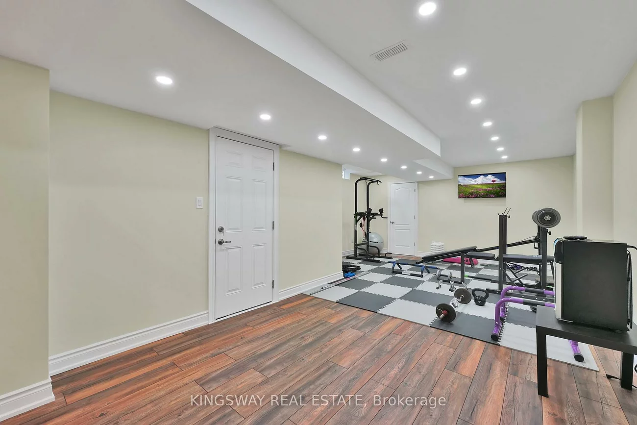 70, Bond, Oak Ridges, Richmond Hill