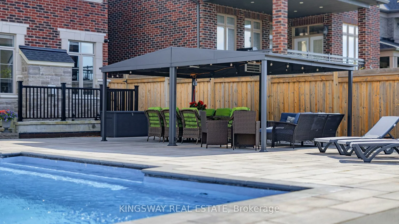 70, Bond, Oak Ridges, Richmond Hill