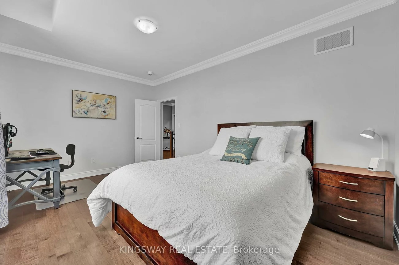 70, Bond, Oak Ridges, Richmond Hill