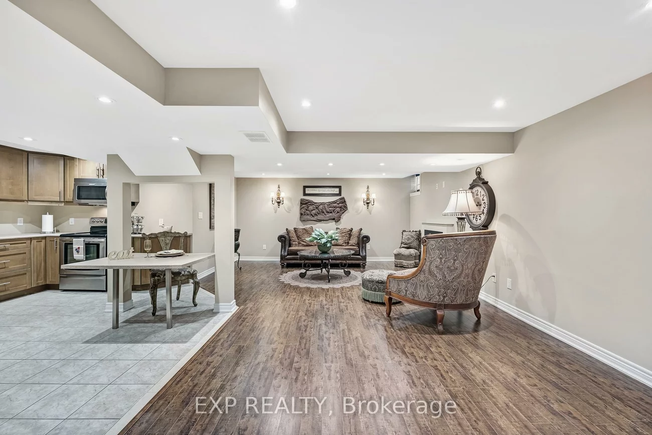 166, Worthington, Oak Ridges Lake Wilcox, Richmond Hill