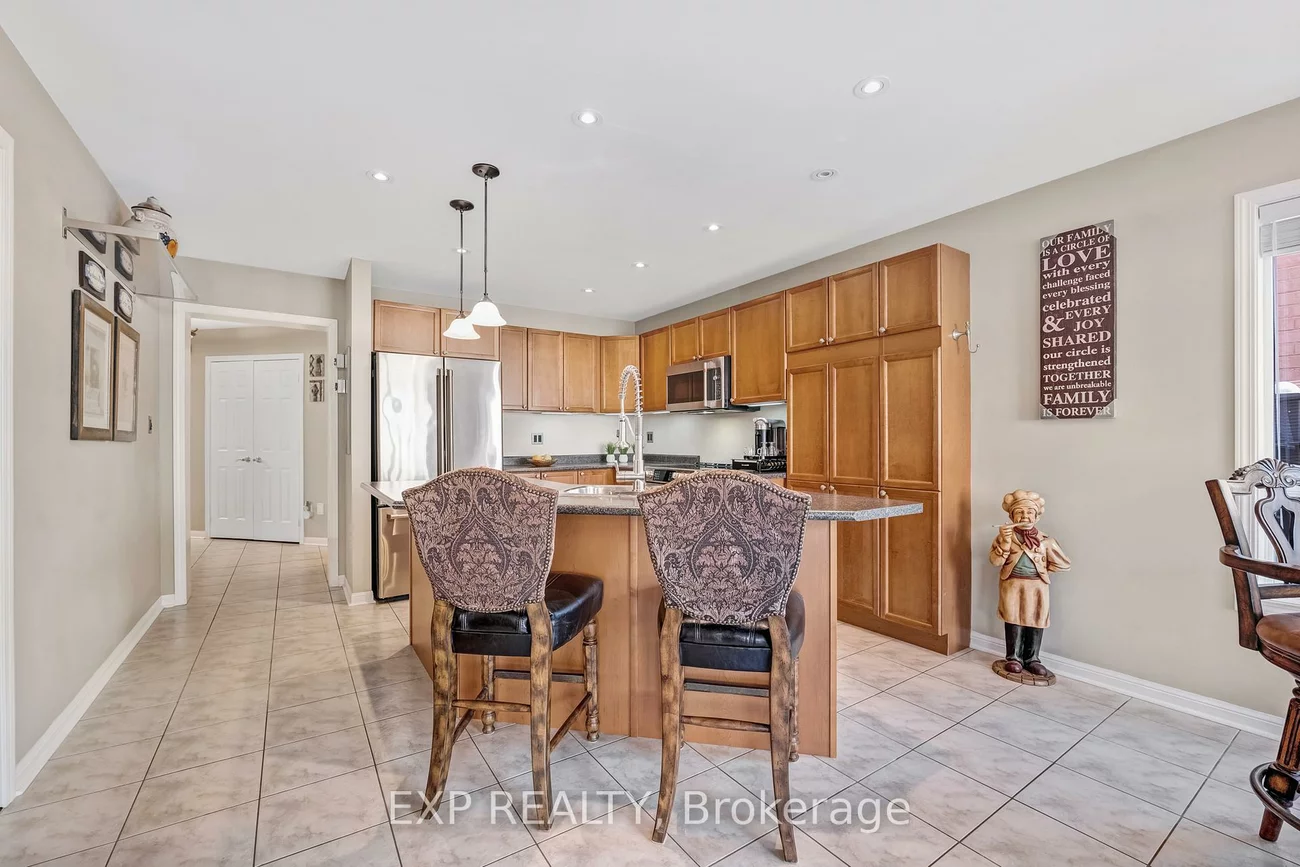 166, Worthington, Oak Ridges Lake Wilcox, Richmond Hill