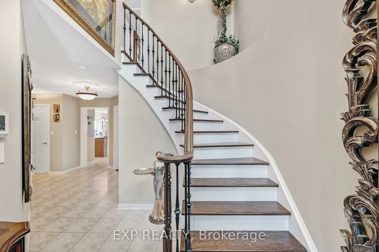 166, Worthington, Oak Ridges Lake Wilcox, Richmond Hill