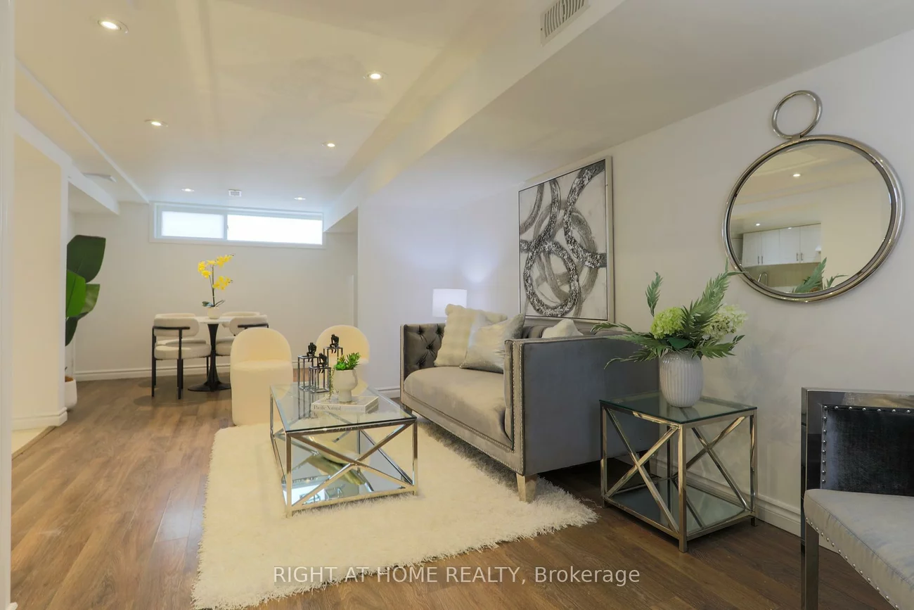 303, Blue Grass, Crosby, Richmond Hill