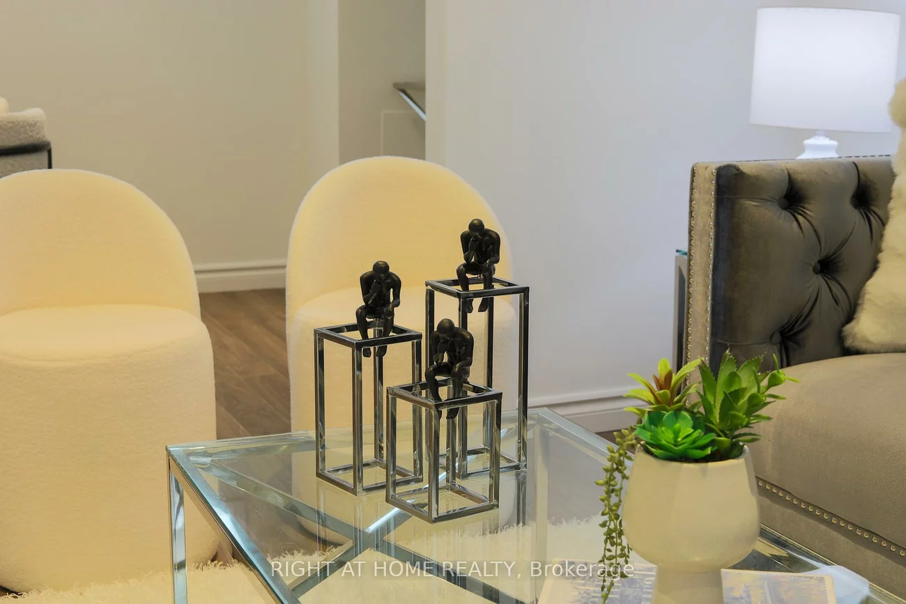 303, Blue Grass, Crosby, Richmond Hill