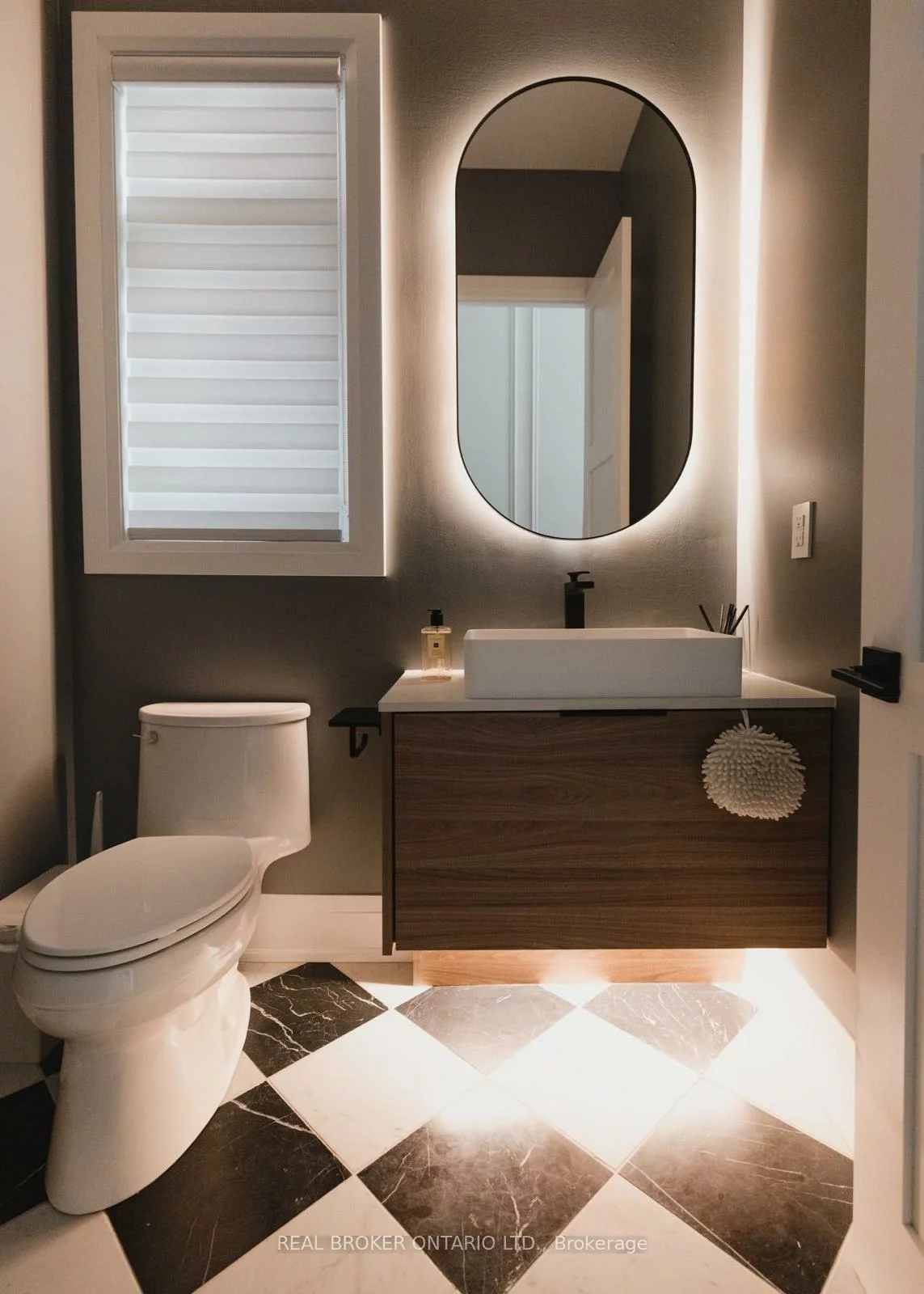 34, Meteorite, Observatory, Richmond Hill