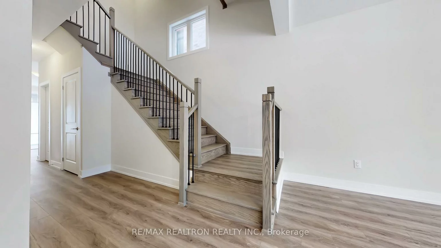 27, Sequin, Oak Ridges, Richmond Hill