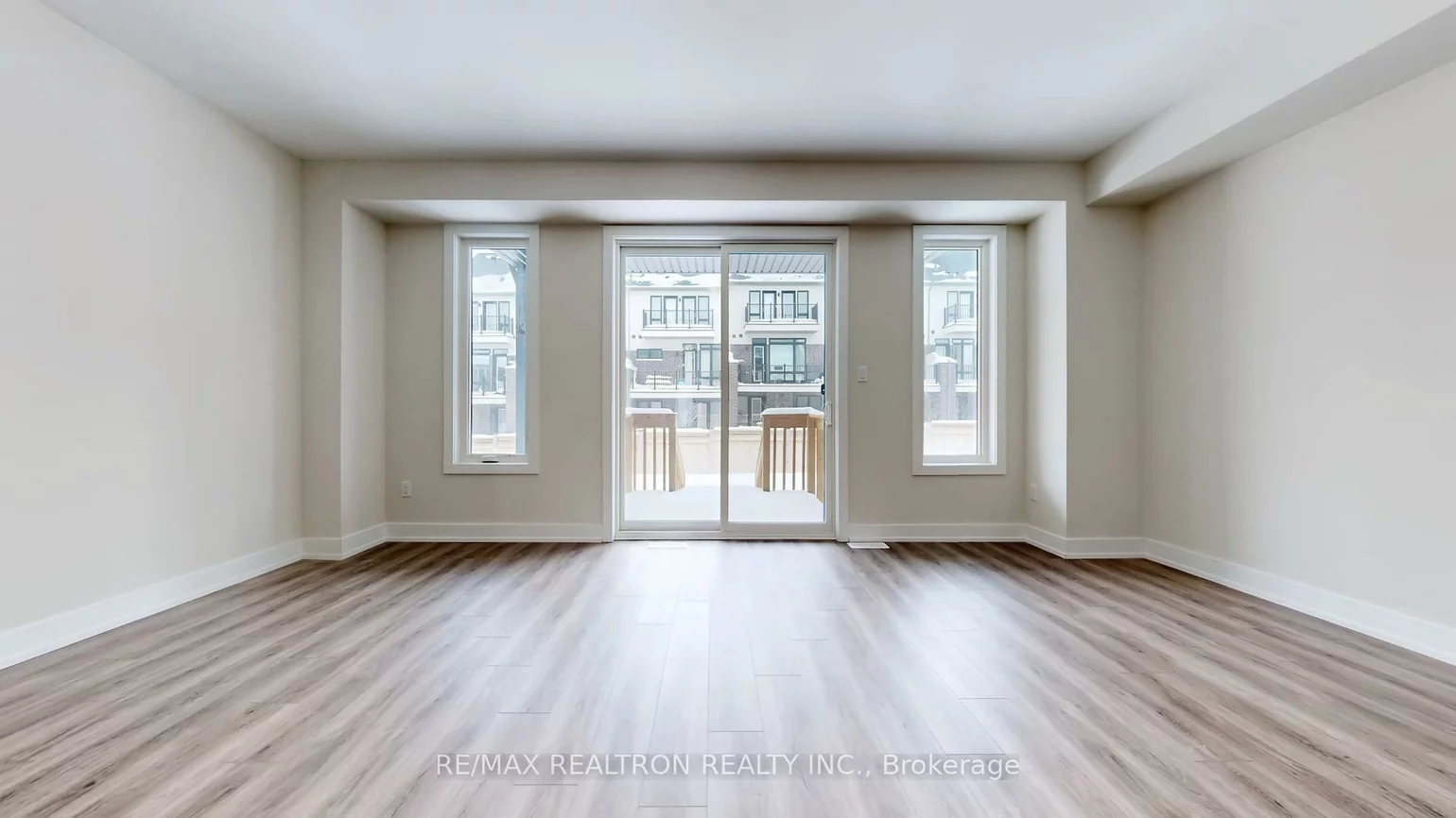 27, Sequin, Oak Ridges, Richmond Hill