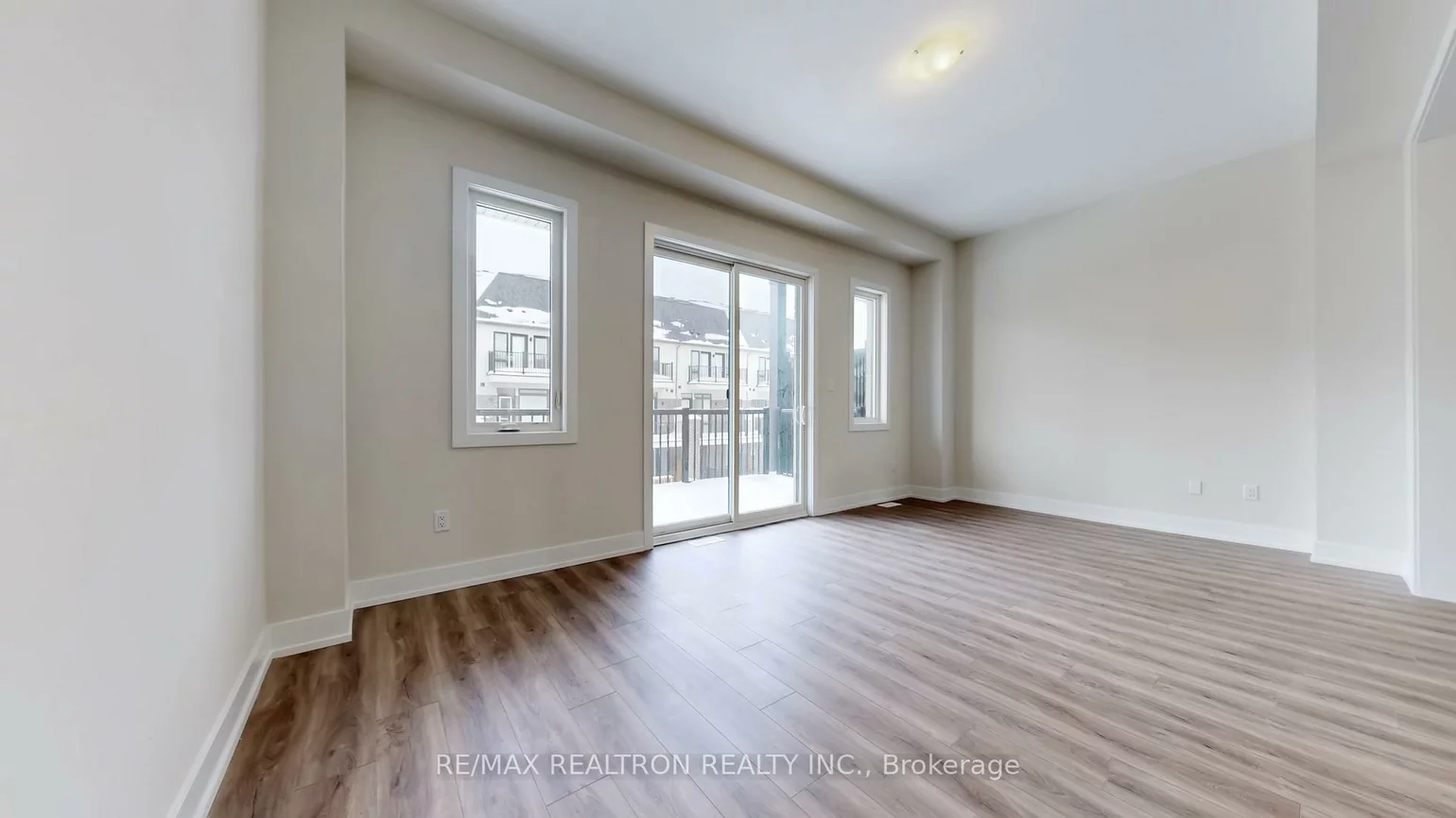 27, Sequin, Oak Ridges, Richmond Hill