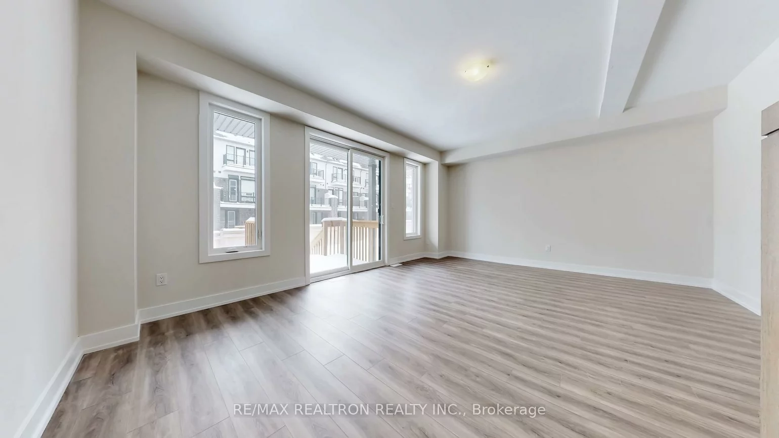 27, Sequin, Oak Ridges, Richmond Hill