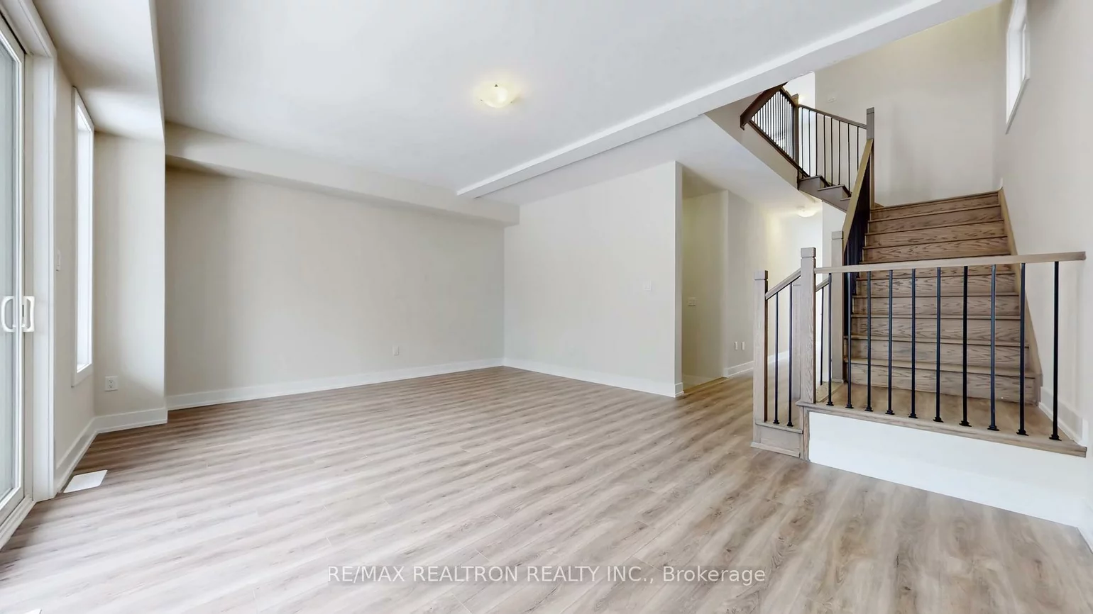 27, Sequin, Oak Ridges, Richmond Hill