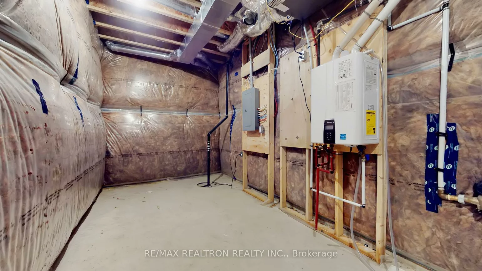 27, Sequin, Oak Ridges, Richmond Hill