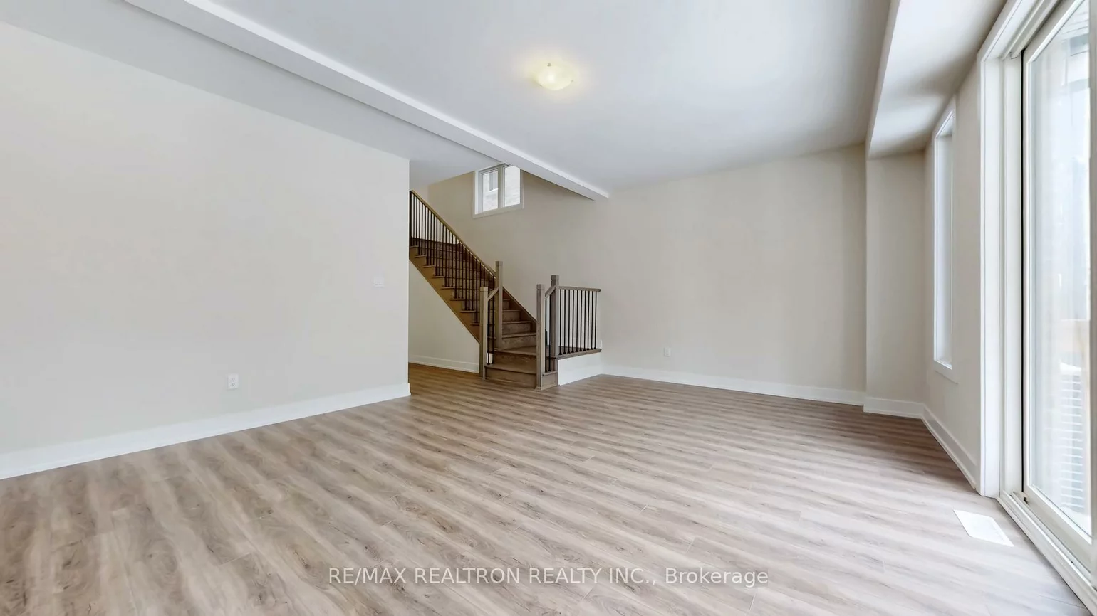 27, Sequin, Oak Ridges, Richmond Hill