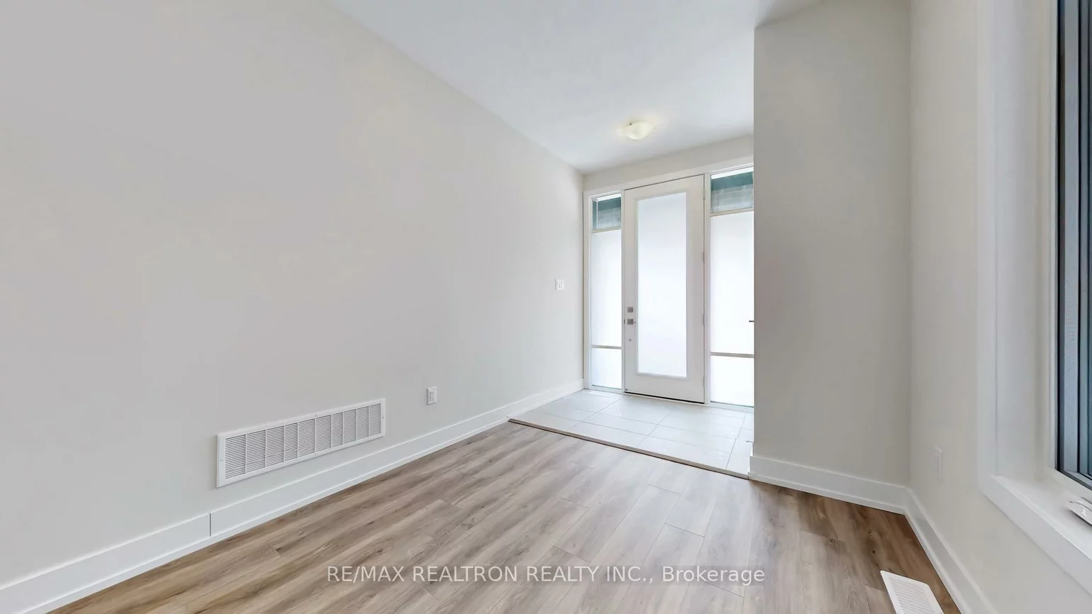 27, Sequin, Oak Ridges, Richmond Hill