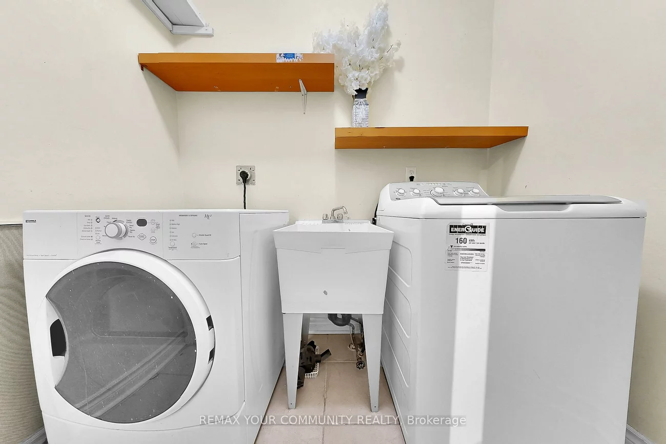 111, Worthington, Oak Ridges Lake Wilcox, Richmond Hill