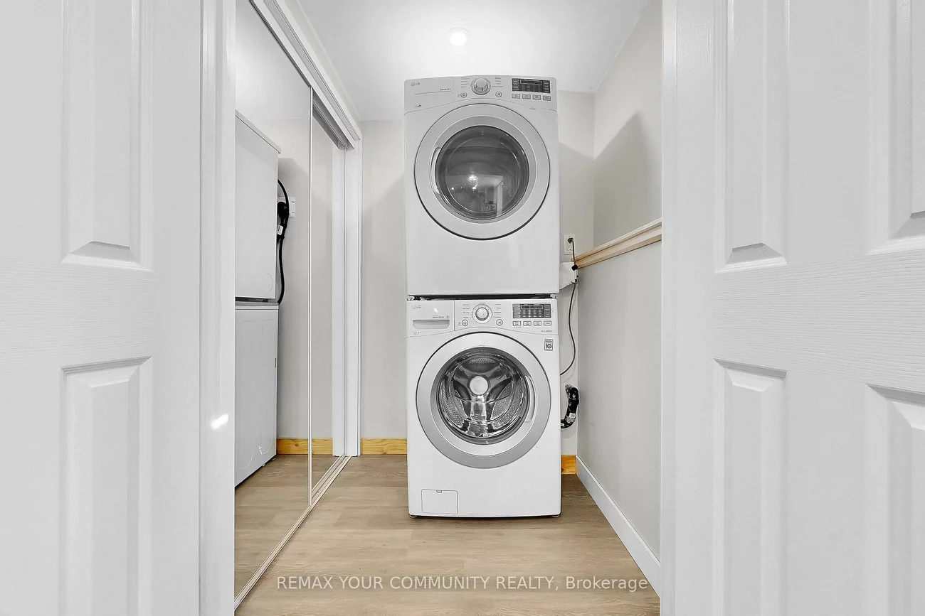 111, Worthington, Oak Ridges Lake Wilcox, Richmond Hill