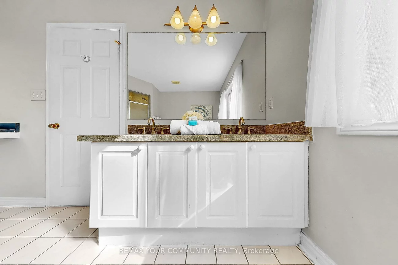 111, Worthington, Oak Ridges Lake Wilcox, Richmond Hill