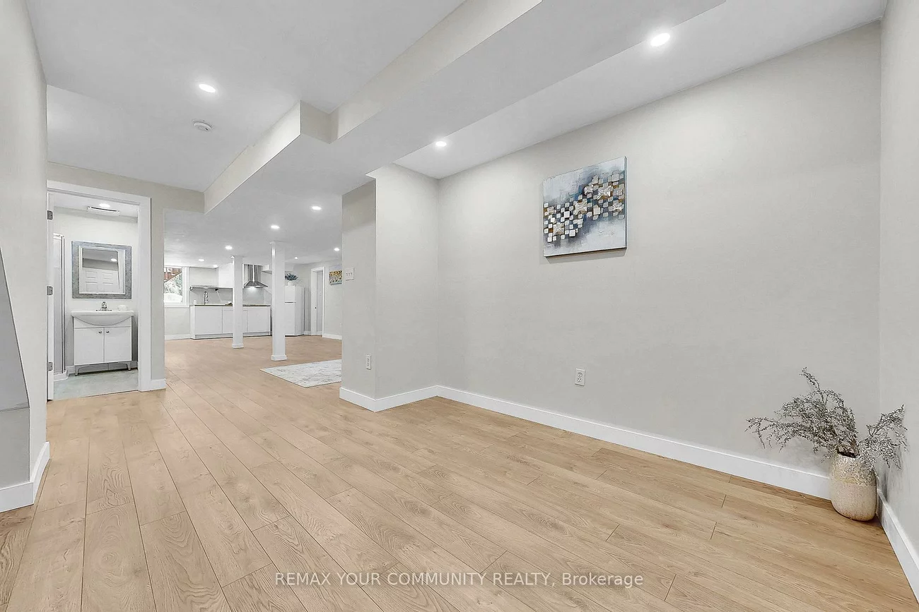 111, Worthington, Oak Ridges Lake Wilcox, Richmond Hill