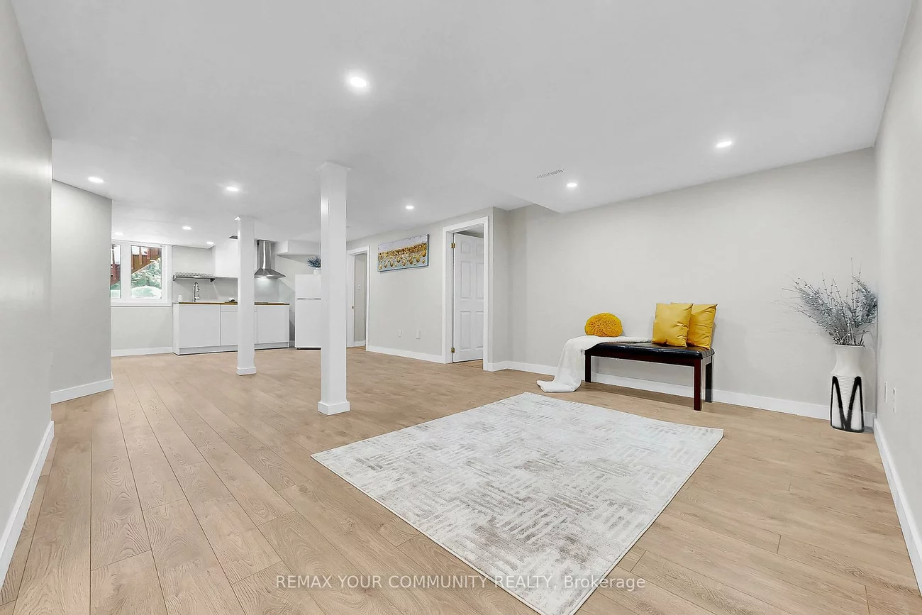 111, Worthington, Oak Ridges Lake Wilcox, Richmond Hill