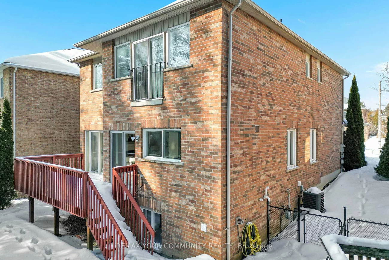 111, Worthington, Oak Ridges Lake Wilcox, Richmond Hill