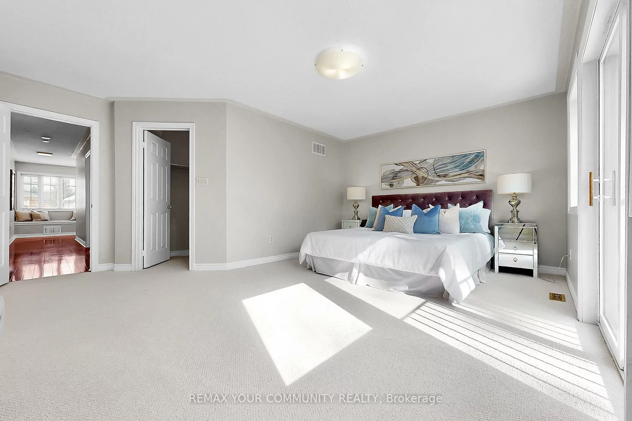 111, Worthington, Oak Ridges Lake Wilcox, Richmond Hill