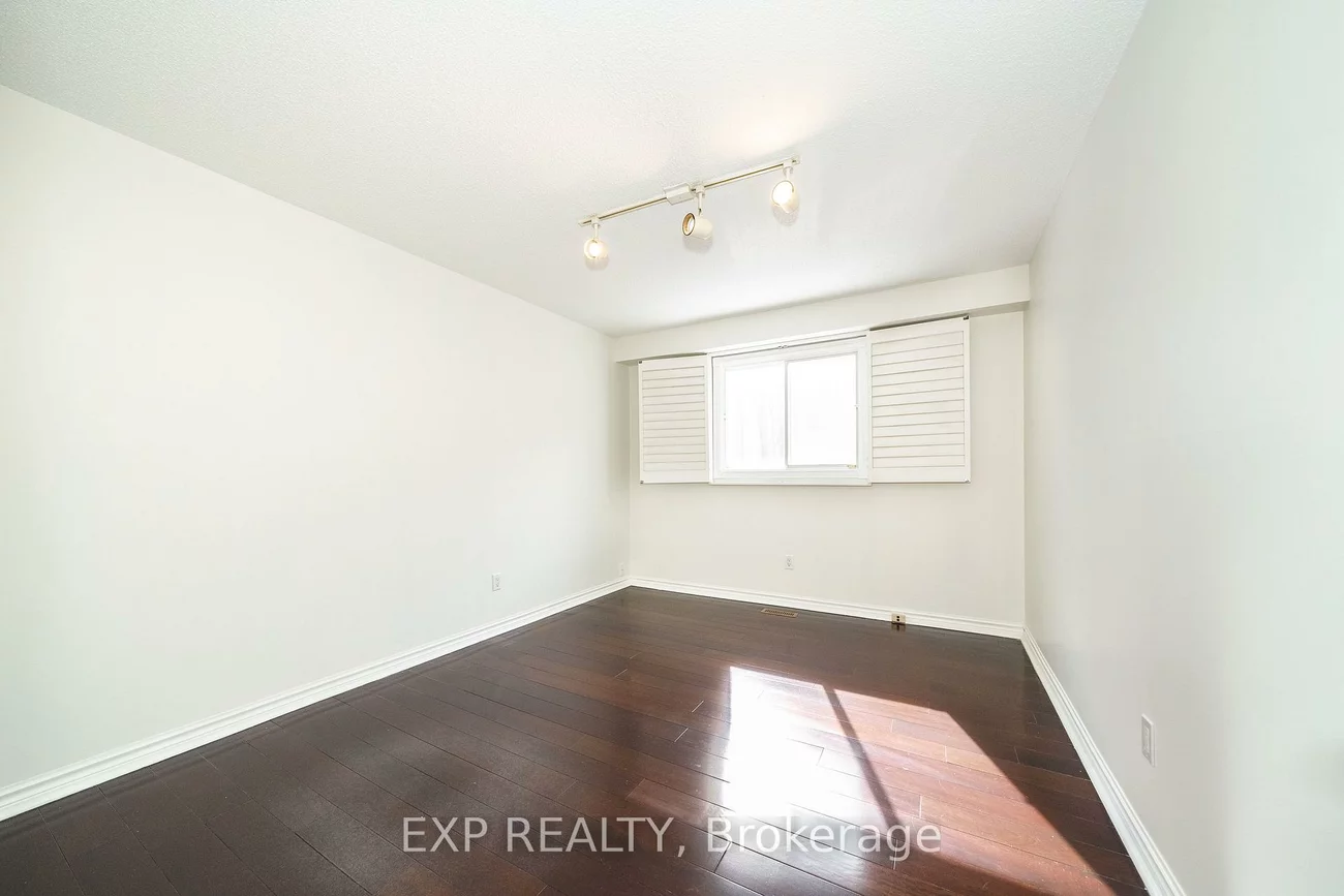 25, Pearl Gate, Doncrest, Richmond Hill