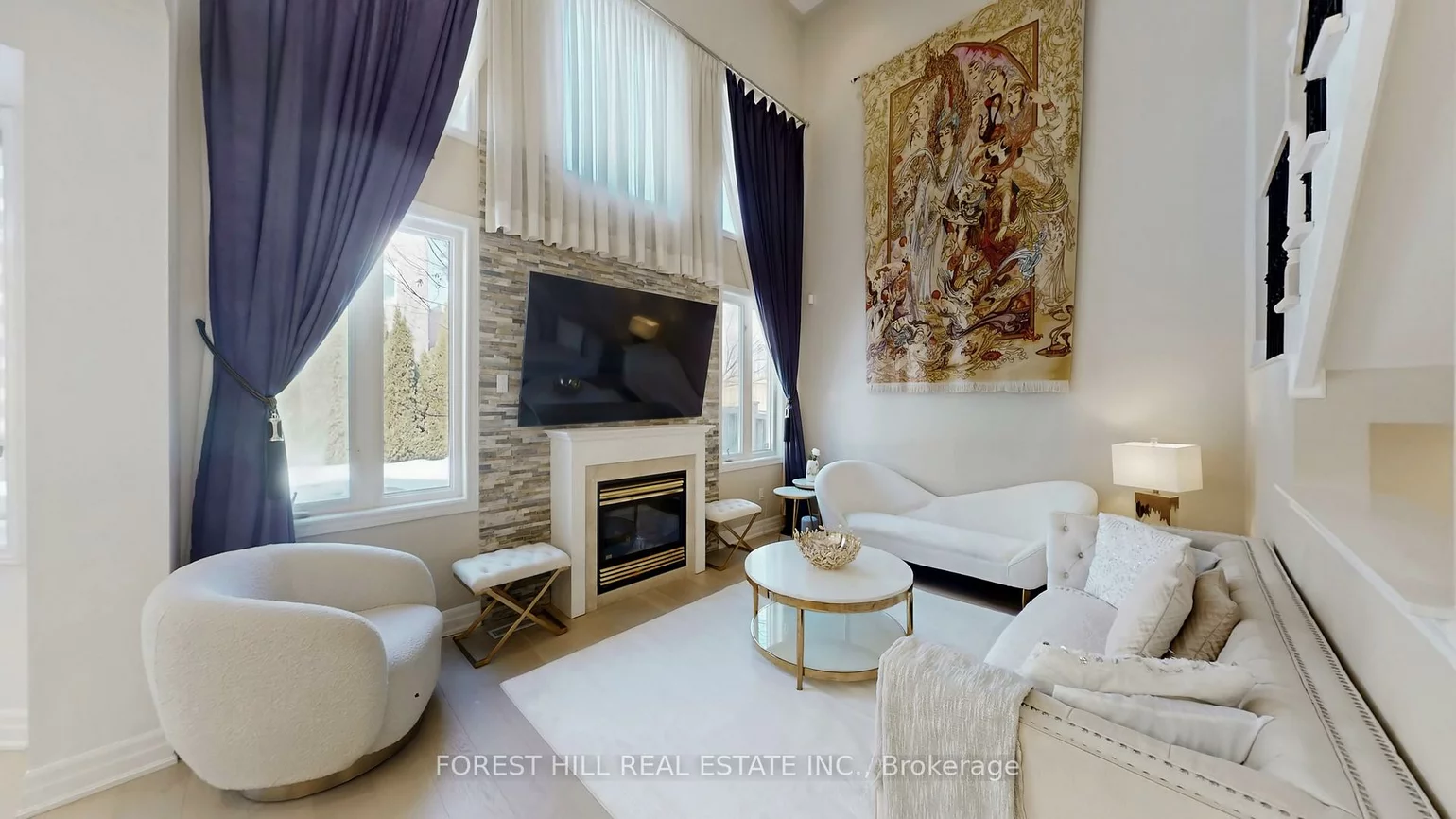 101, Ravine Edge, Jefferson, Richmond Hill