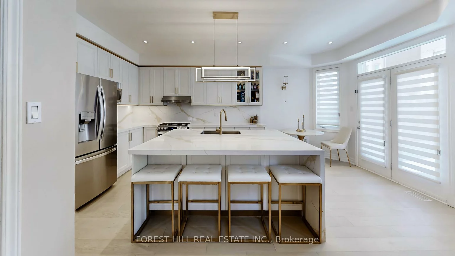 101, Ravine Edge, Jefferson, Richmond Hill