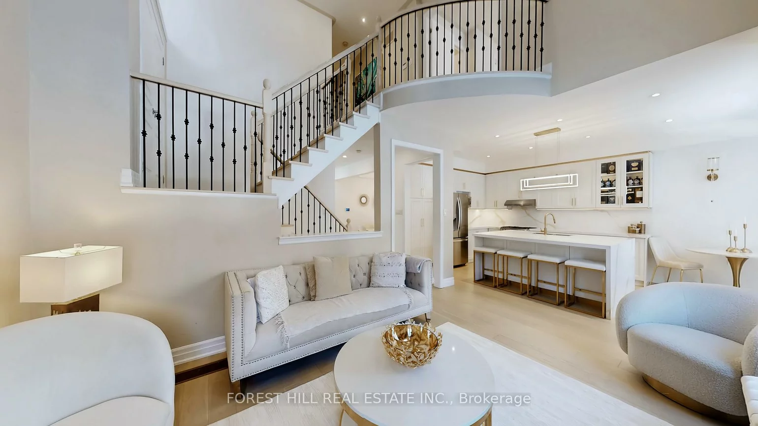 101, Ravine Edge, Jefferson, Richmond Hill