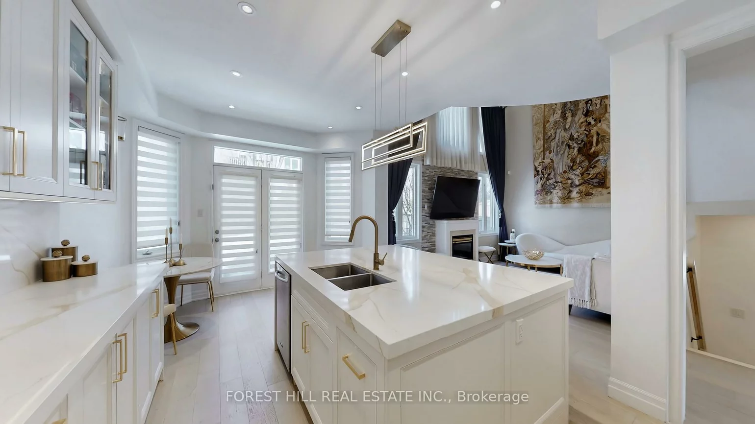 101, Ravine Edge, Jefferson, Richmond Hill