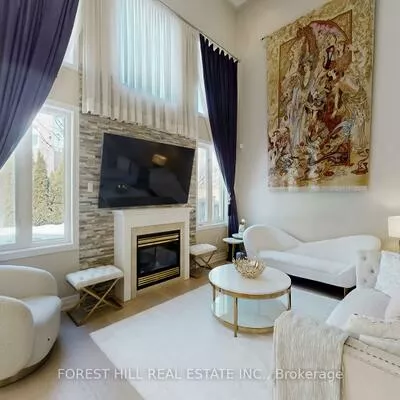 101, Ravine Edge, Jefferson, Richmond Hill