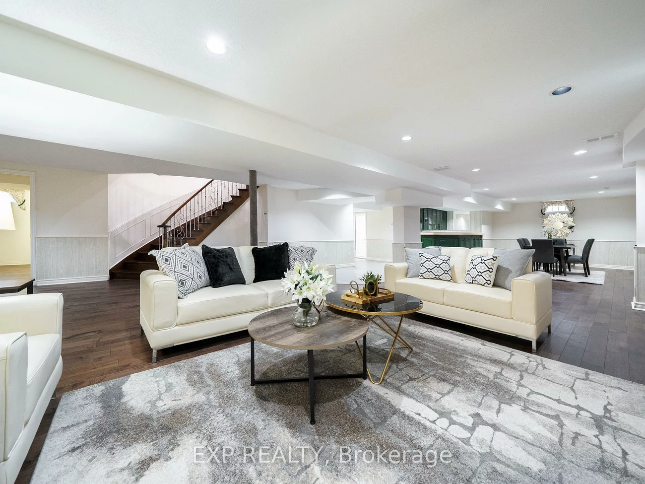 10, Edmund, Bayview Hill, Richmond Hill