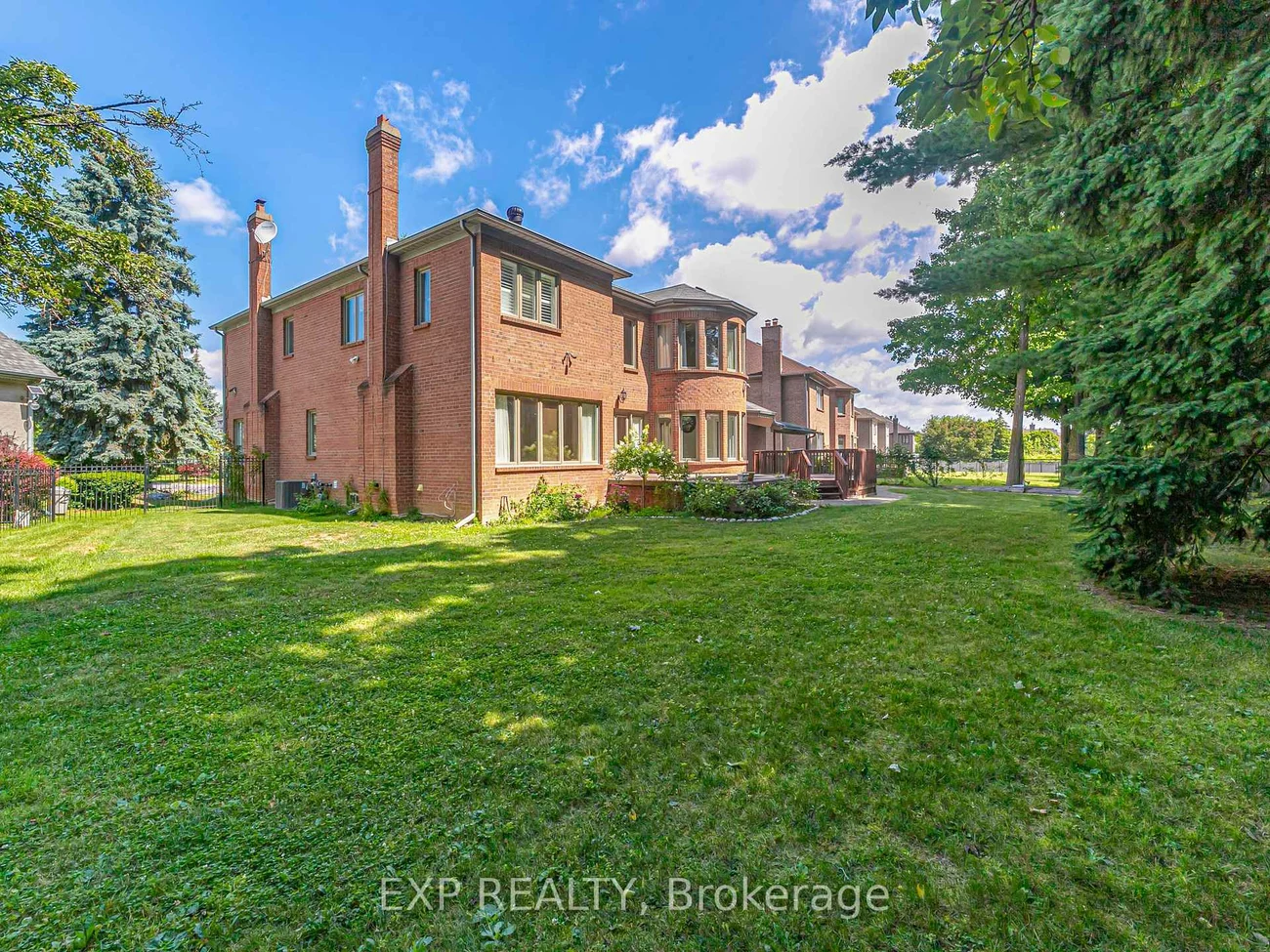 10, Edmund, Bayview Hill, Richmond Hill