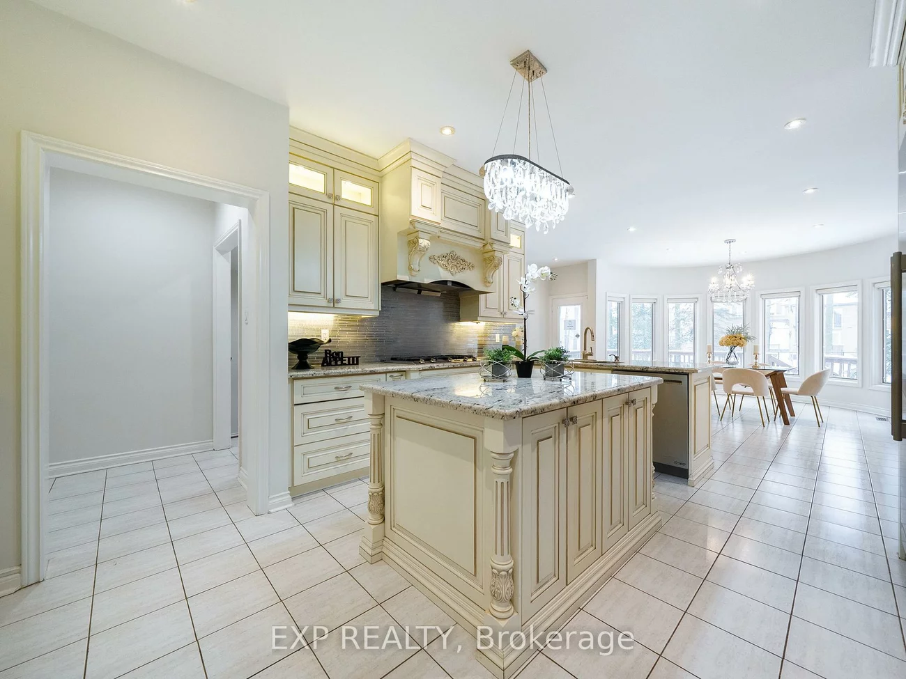 10, Edmund, Bayview Hill, Richmond Hill