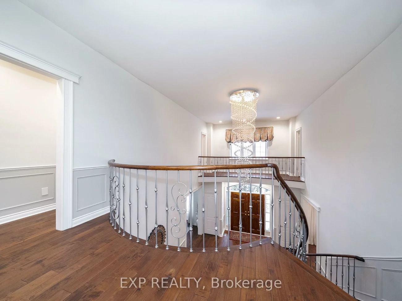 10, Edmund, Bayview Hill, Richmond Hill