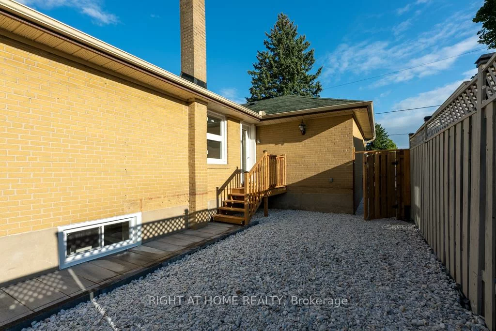 343, Boisdale, Harding, Richmond Hill