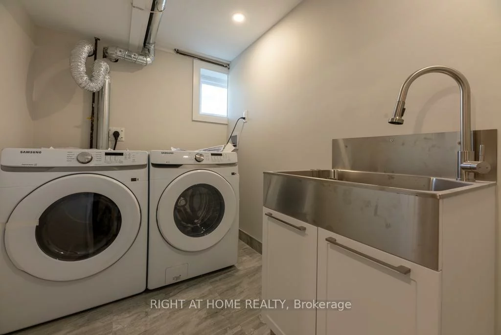 343, Boisdale, Harding, Richmond Hill